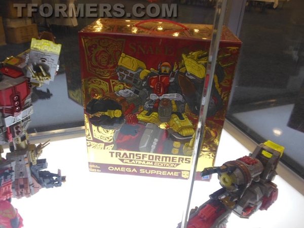 Transformers=botcon 2013 Generatations Prime Paltinum  (31 of 424)